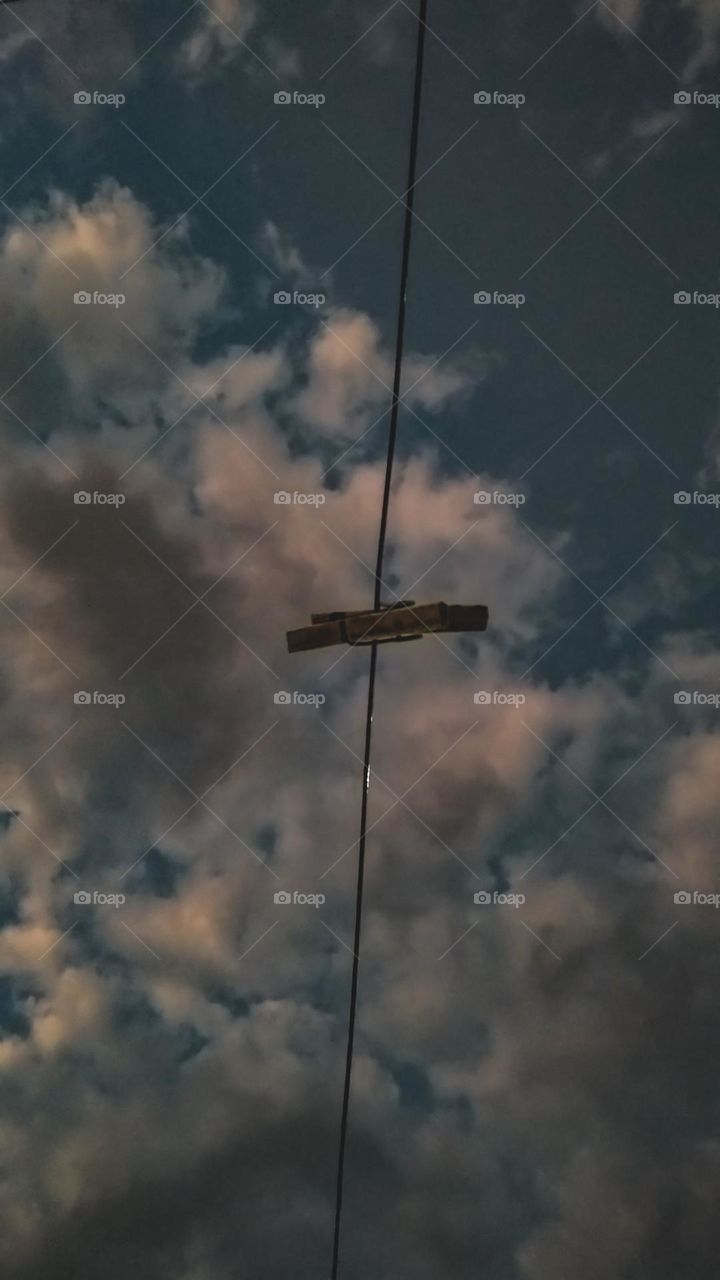 sosteniendo hasta más no poder