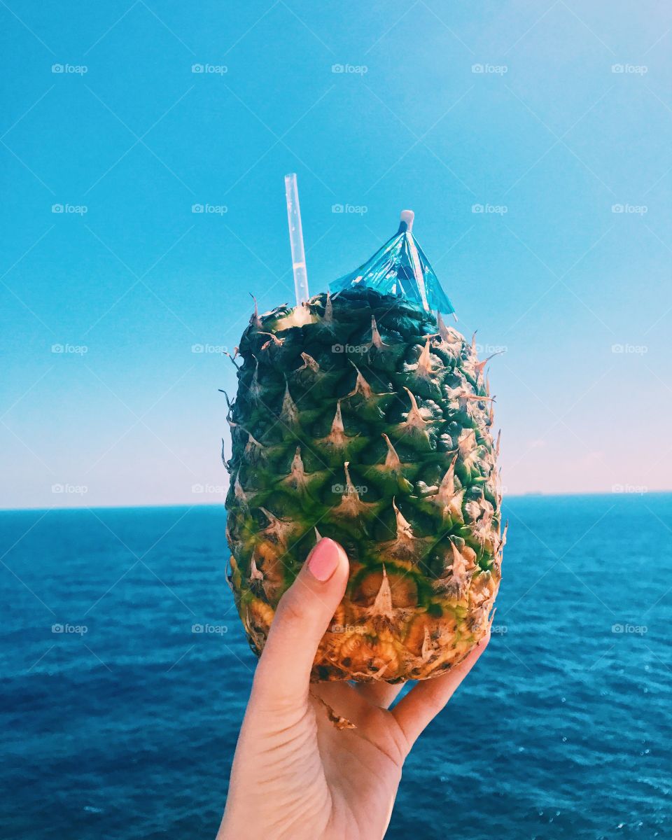 Pineapples on the sea