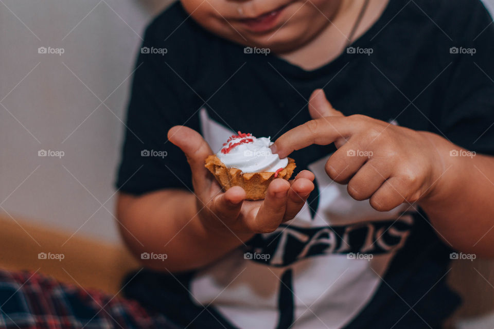 boy eats cake