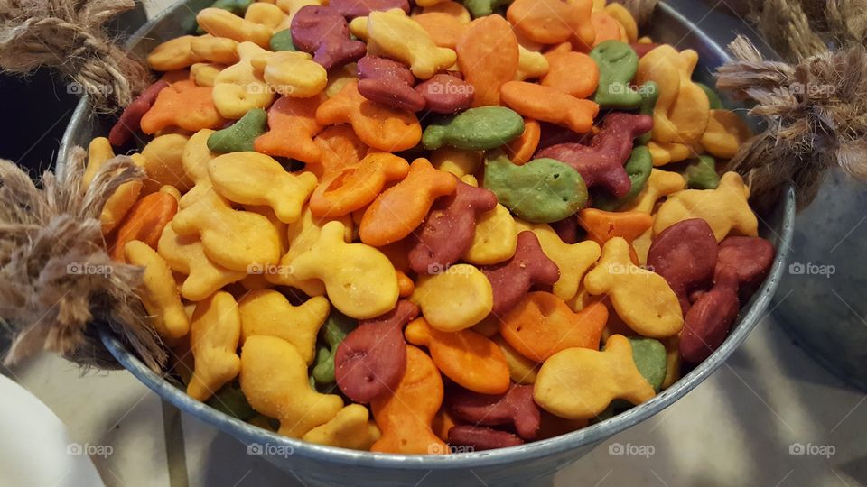 Rainbow fish crackers