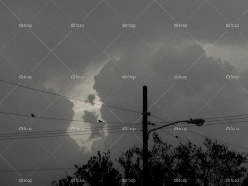 something wicked this way come. This is a picture of a storm that came through my area last night 🌃. 👣 🚶 🏃 🔥 💨