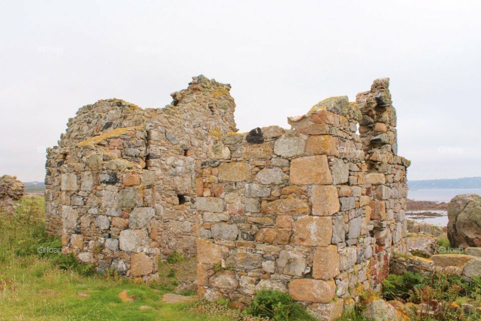 Priory on Lihou Island 