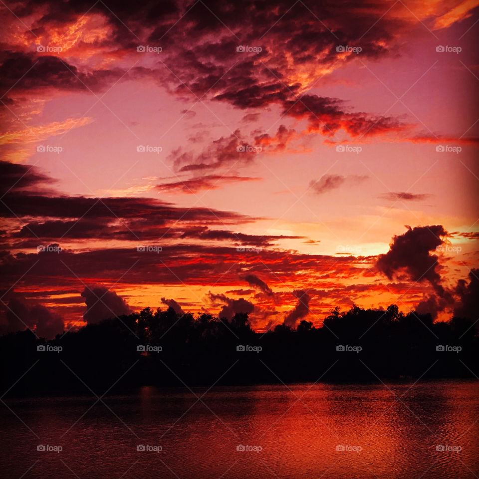 Pic taken after storms passed now left over clouds are stuck in s dead Atmosphere. No steering currents in the upper atmosphere to move the clouds.