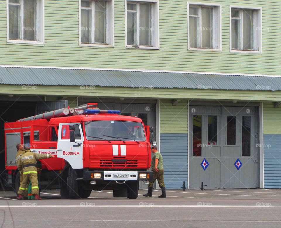 Fire fighters car