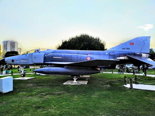 F-16
