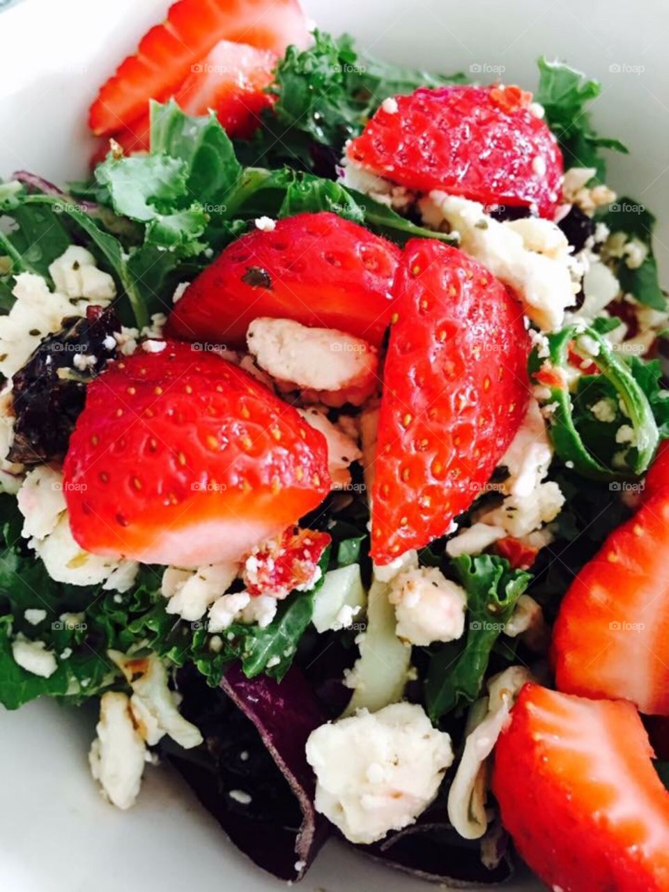 Kale & strawberries salad 