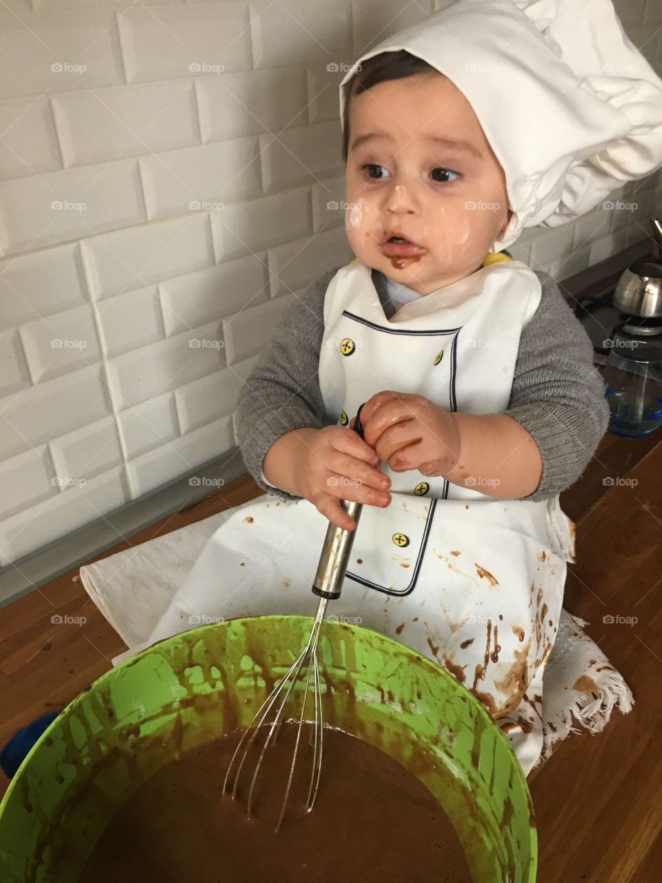 Confused little chef 