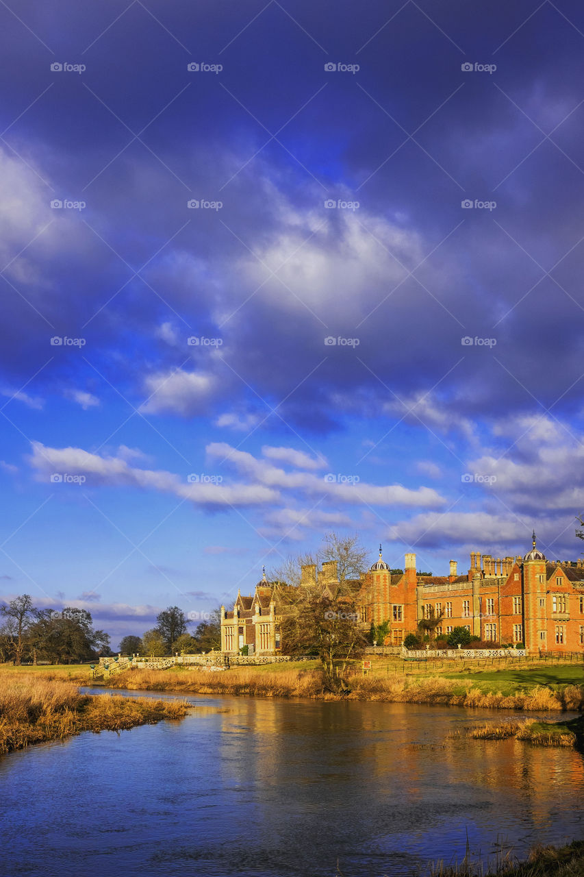 Stately home. River 