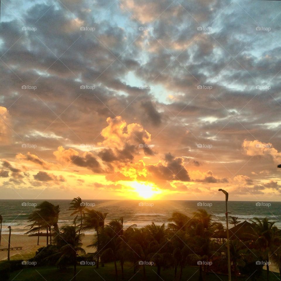 Saudade de um dia assim na praia!

Como é bom ver o mar…