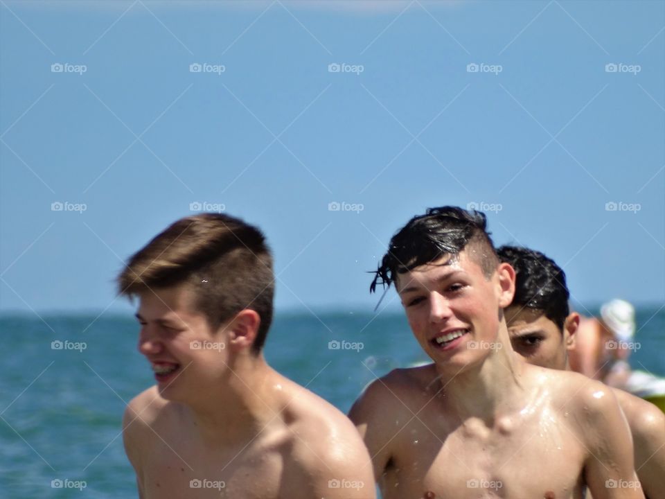 3 guys in the sea - Italy