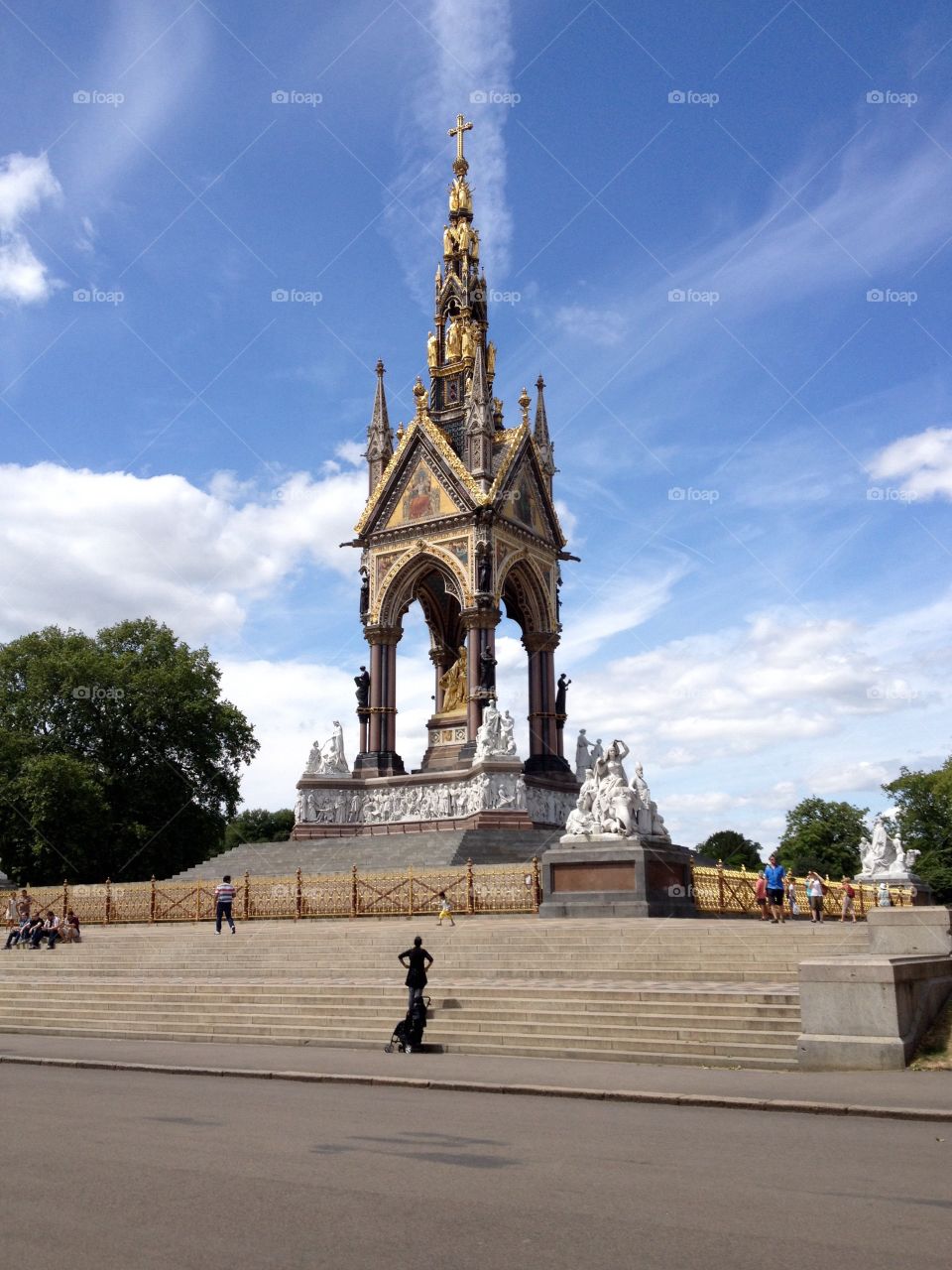 Albert memorial statue 