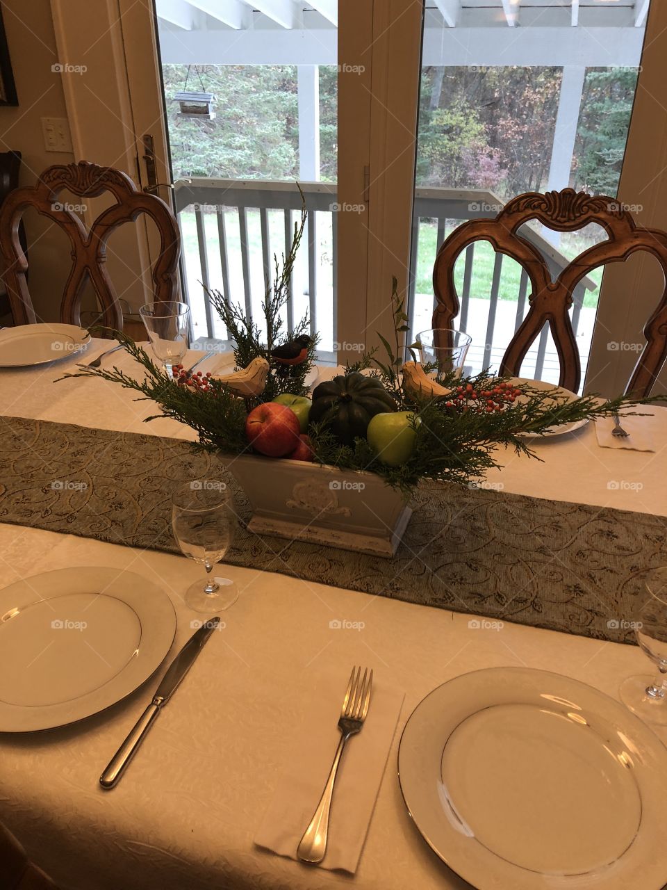 Thanksgiving table