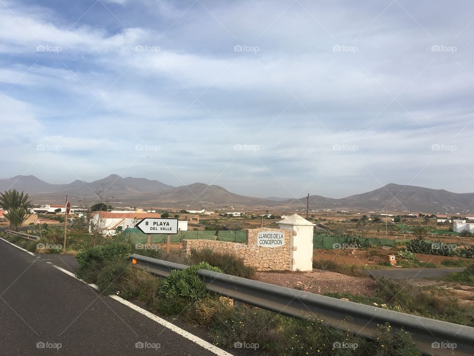 On a mission to visit beach (Fuerteventura)