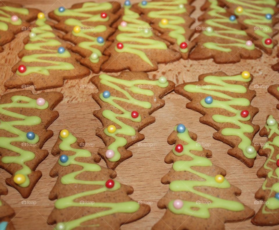 gingerbread cookies on a wooden background