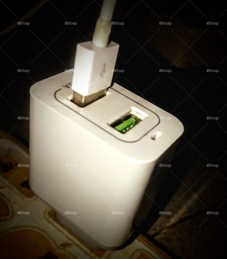 who goes on a trip or vacation without a phone charger, i would never forget my phone charger even in the dream.