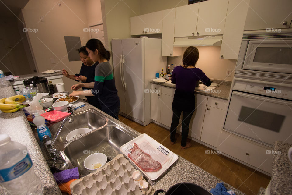 Girl in the kitchen 