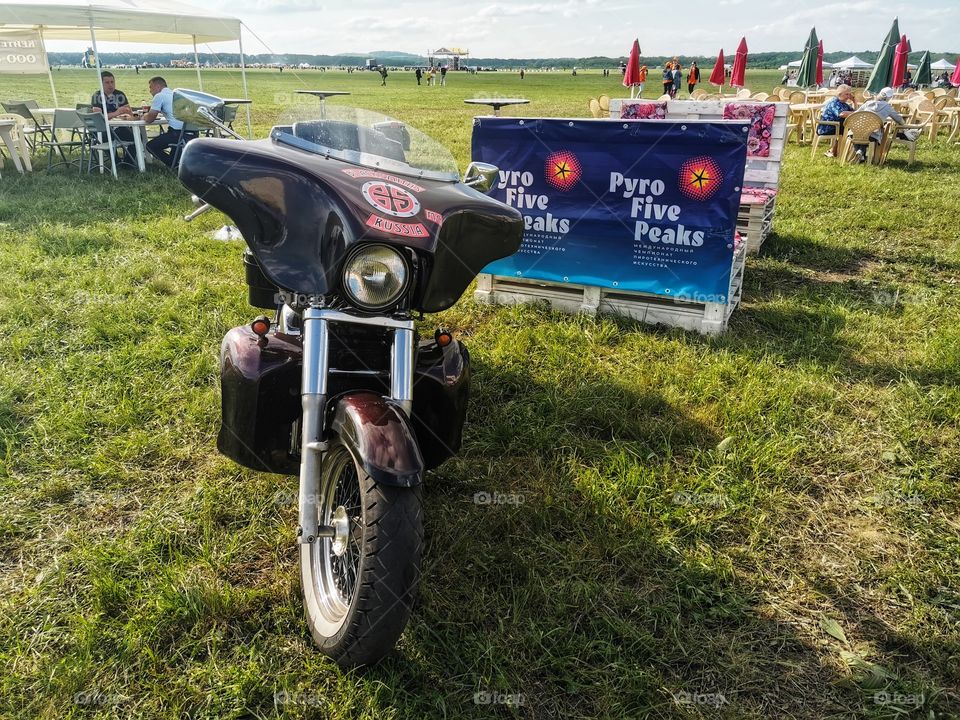 Russia view wild outside outdoor day part details capture life bus people way trip travel ongo go drive nature horizont sky skyline clouds moody moto bike