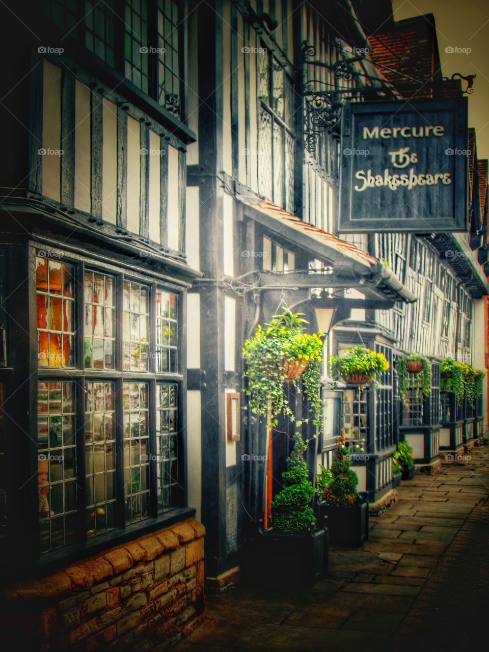 Stratford upon Avon - Tourist town famous for William Shakespeare Warwickshire in the English Midlands England UK  - Streets