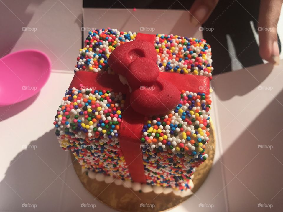 Perfect gift or perfect cake?