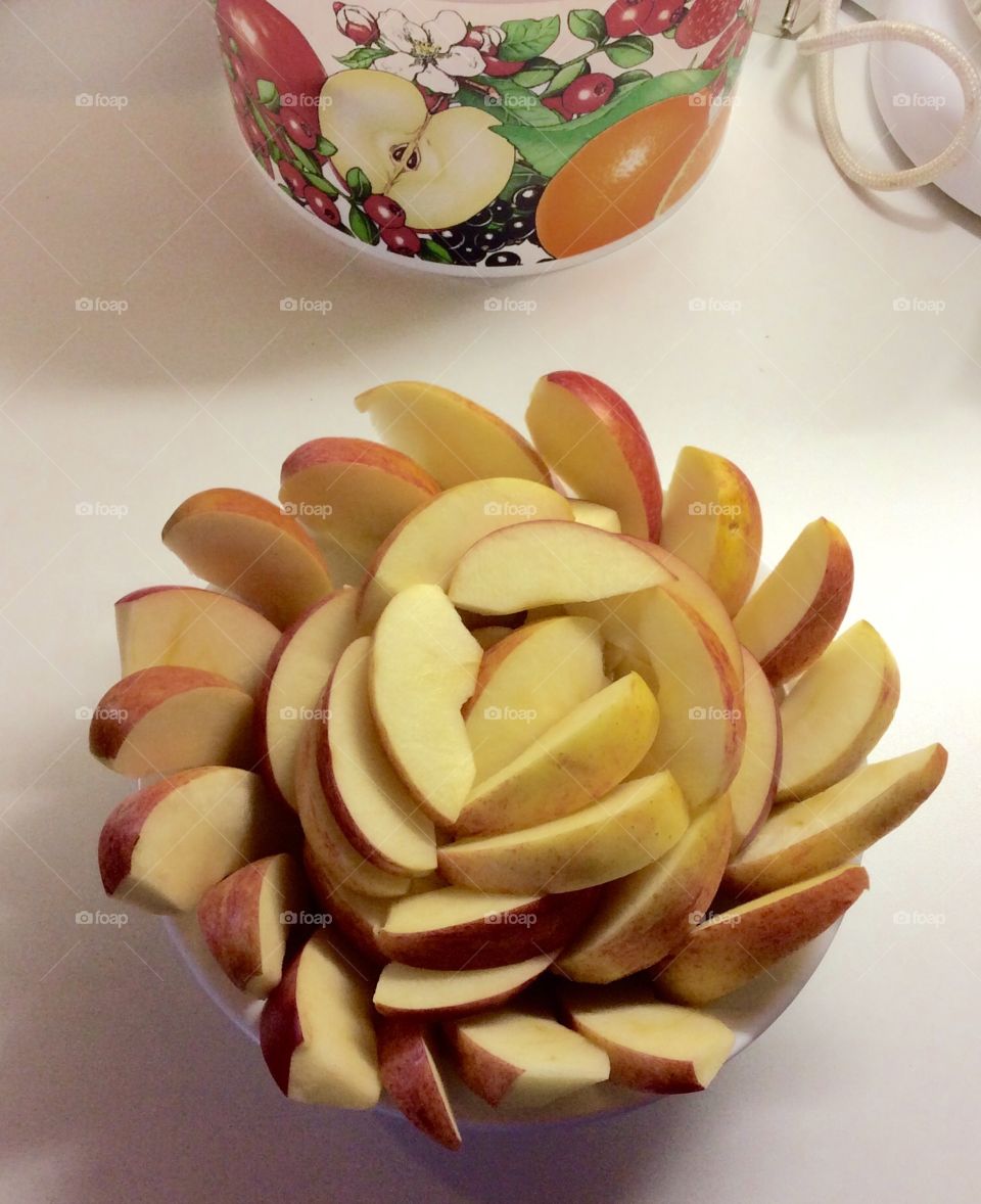 Apple. Apple slices