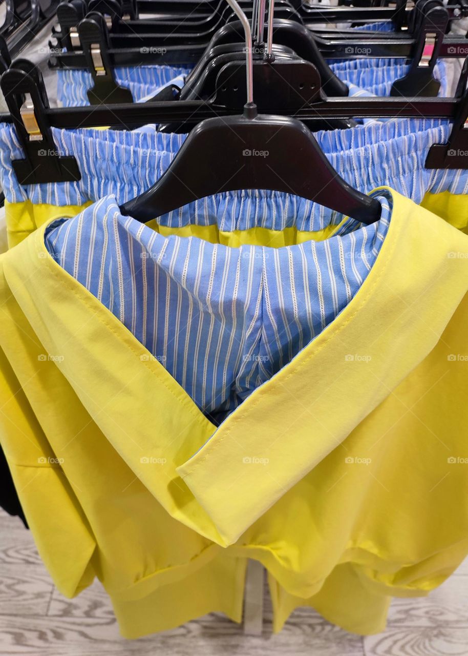 Shopping, Comlementary Colors