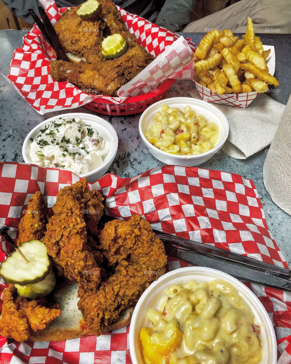 Hattie B's fried chicken in Nashville