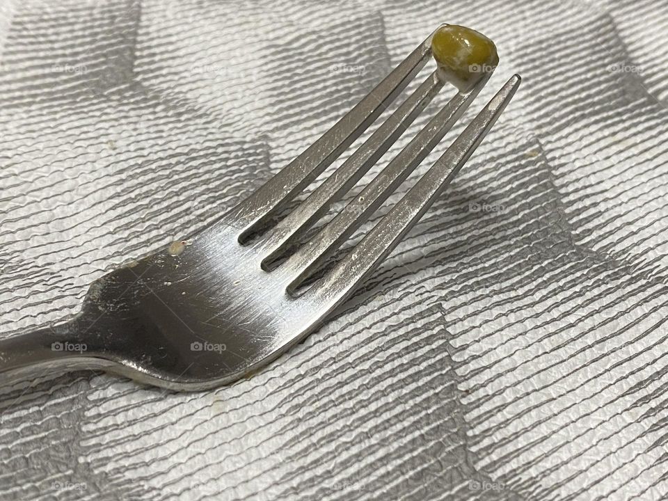 Fork with pea grain 