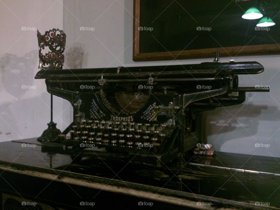 Old typewriter 