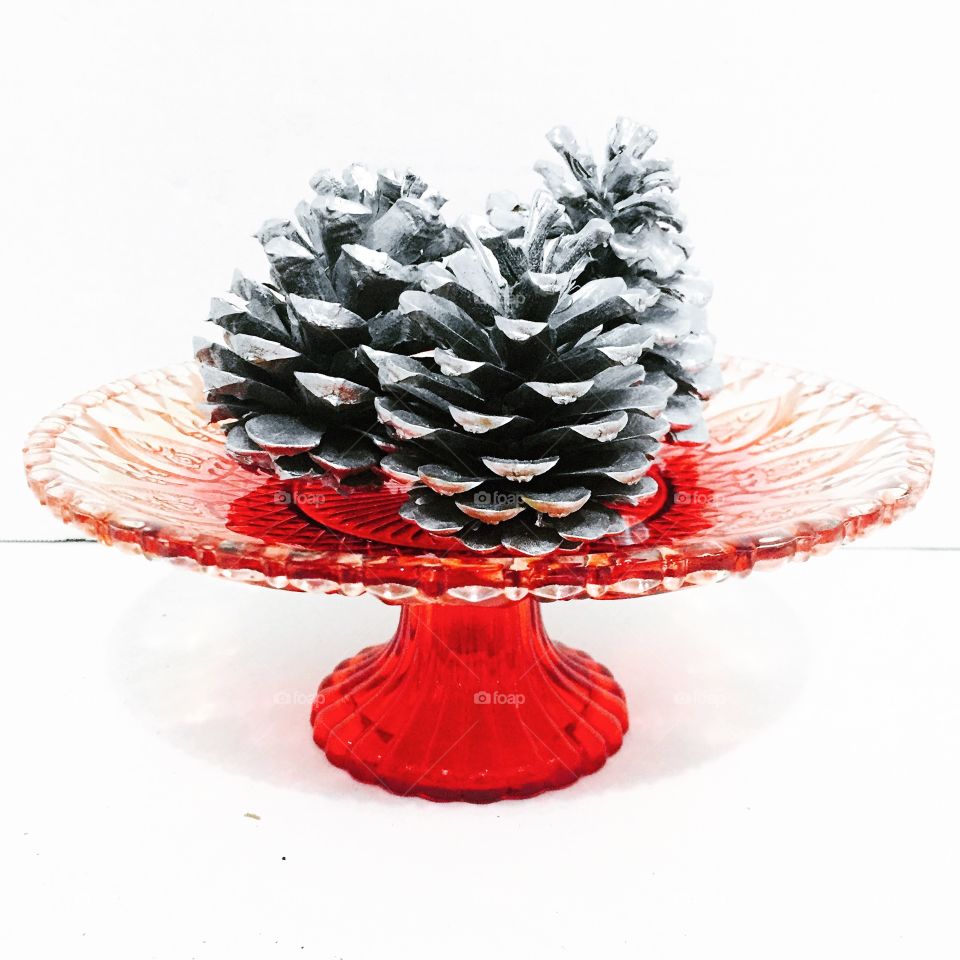 Red cake stand must have party item 
