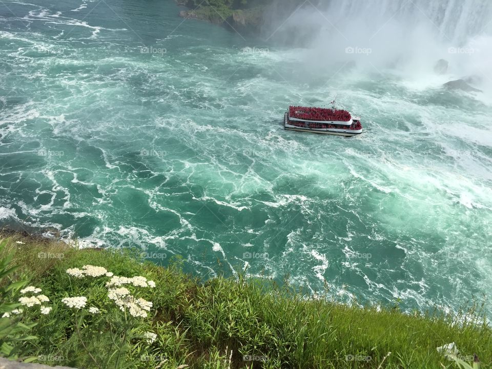 Water in Motion. Hornblower cruises, Niagara Falls Canada