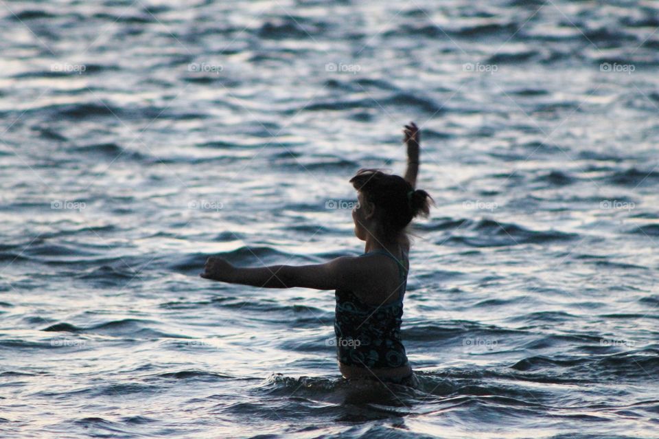 Staying in shape physically & mentally means dancing! My kids love to dance & as the sun was setting they danced in the water & on the beach! The sheer delight on their faces was  so beautiful to see and filled my heart with joy! ❤️