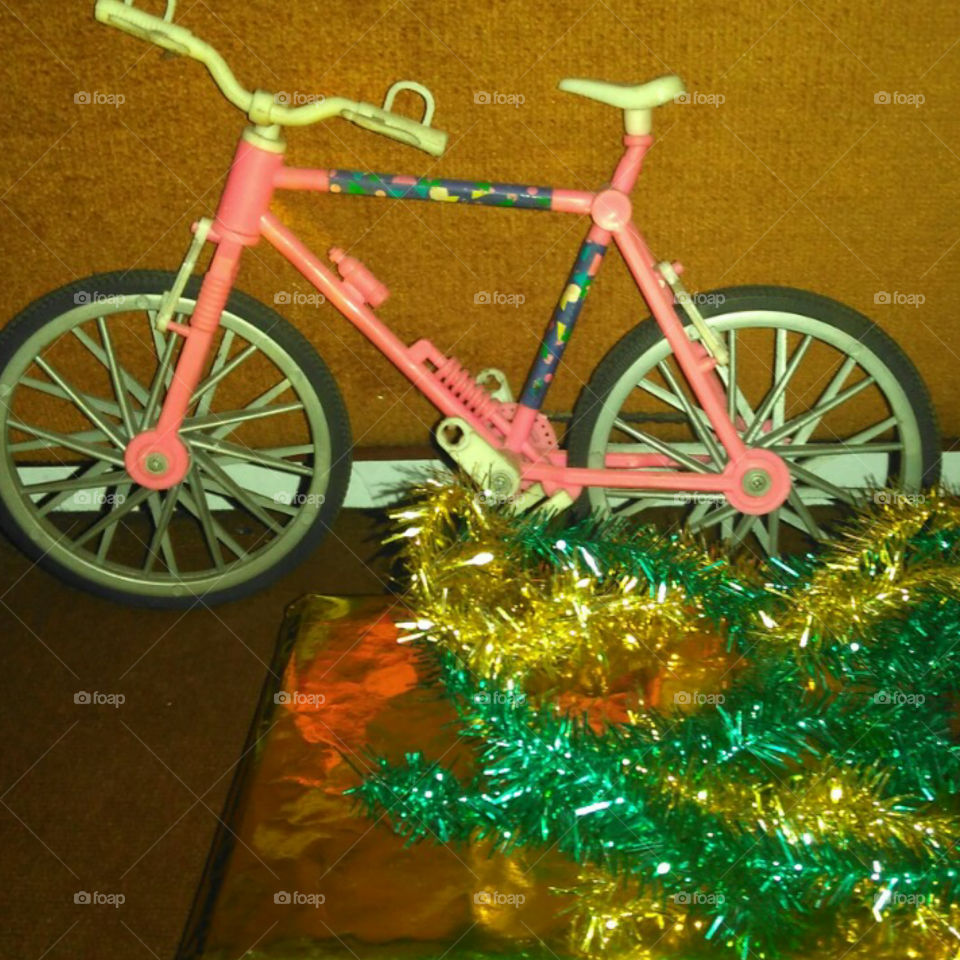 The souvernir for everyone. a small bike.  nice for 
Merry Christmas . all of children Will love it. Santa Will take it and give for them. "Merry Christmas."