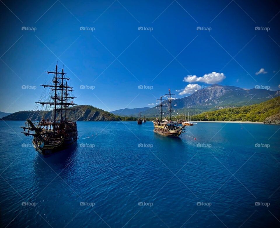 Pirate ships 