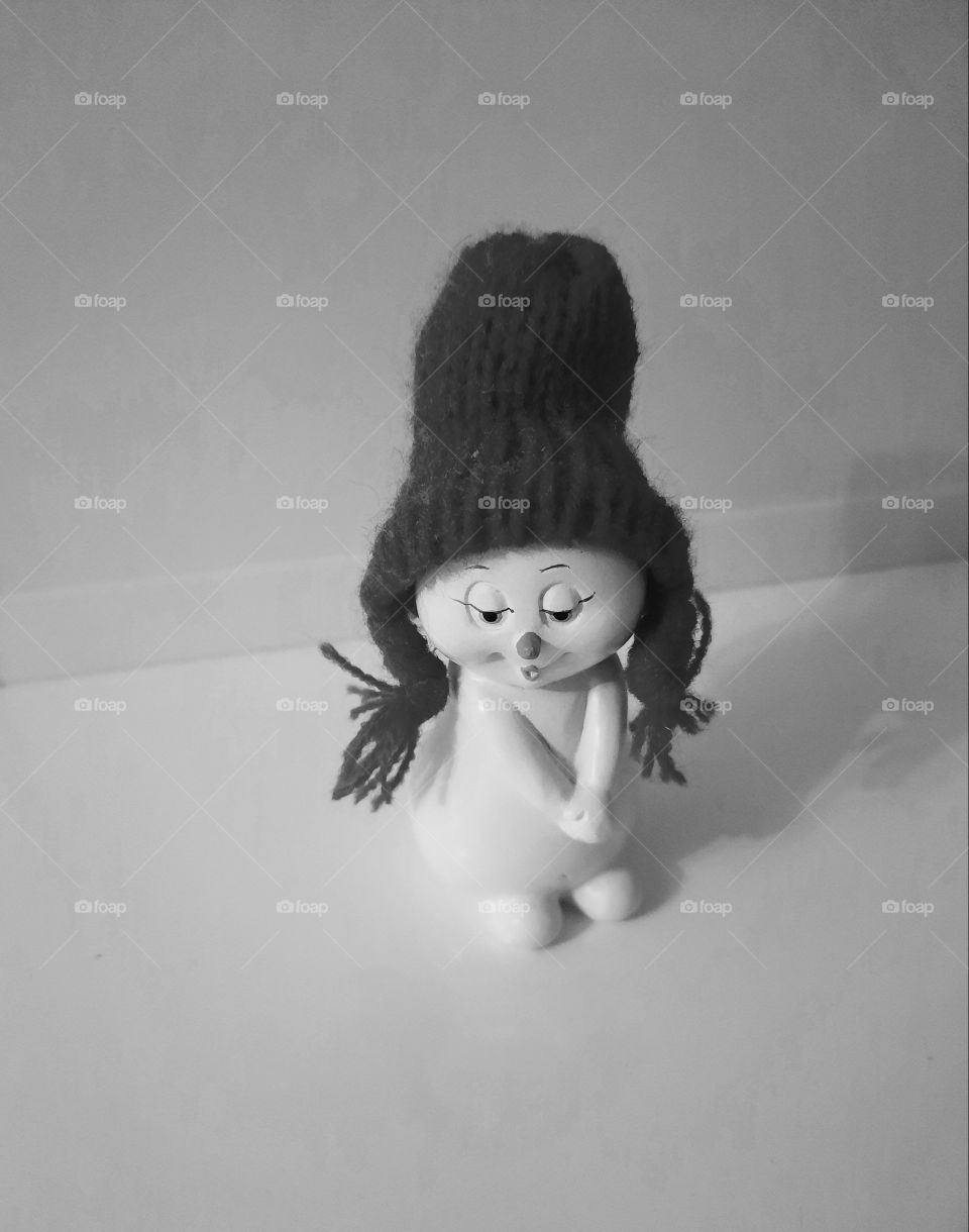 Snowwoman.  Black and white photo.  Mobile photo.