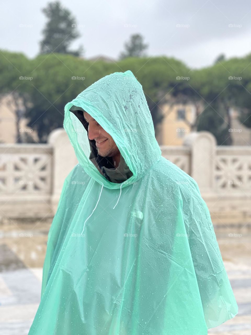 Happy under the rain in Roma 🧡