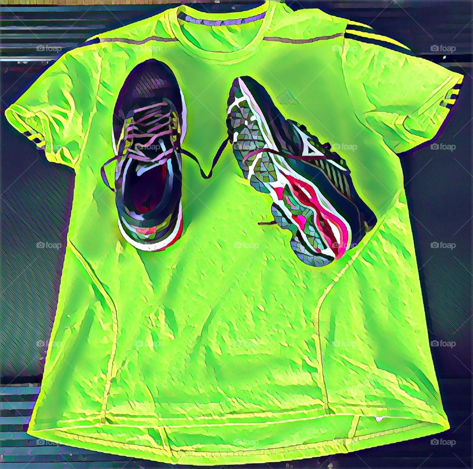 🏃‍♂️ 🇺🇸 Good Morning!  Everything ready to sweat the shirt. Let's go for a good morning jog?  Running is good for your health! / 🇧🇷 Bom dia! Tudo pronto para suar a camisa. Vamos para um bom cooper matinal? Correr faz bem para a saúde! 