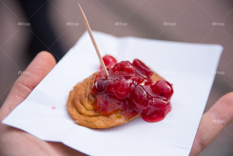 Oscypec, smoked cheese served with cranberry sauce