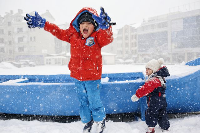 snow fight