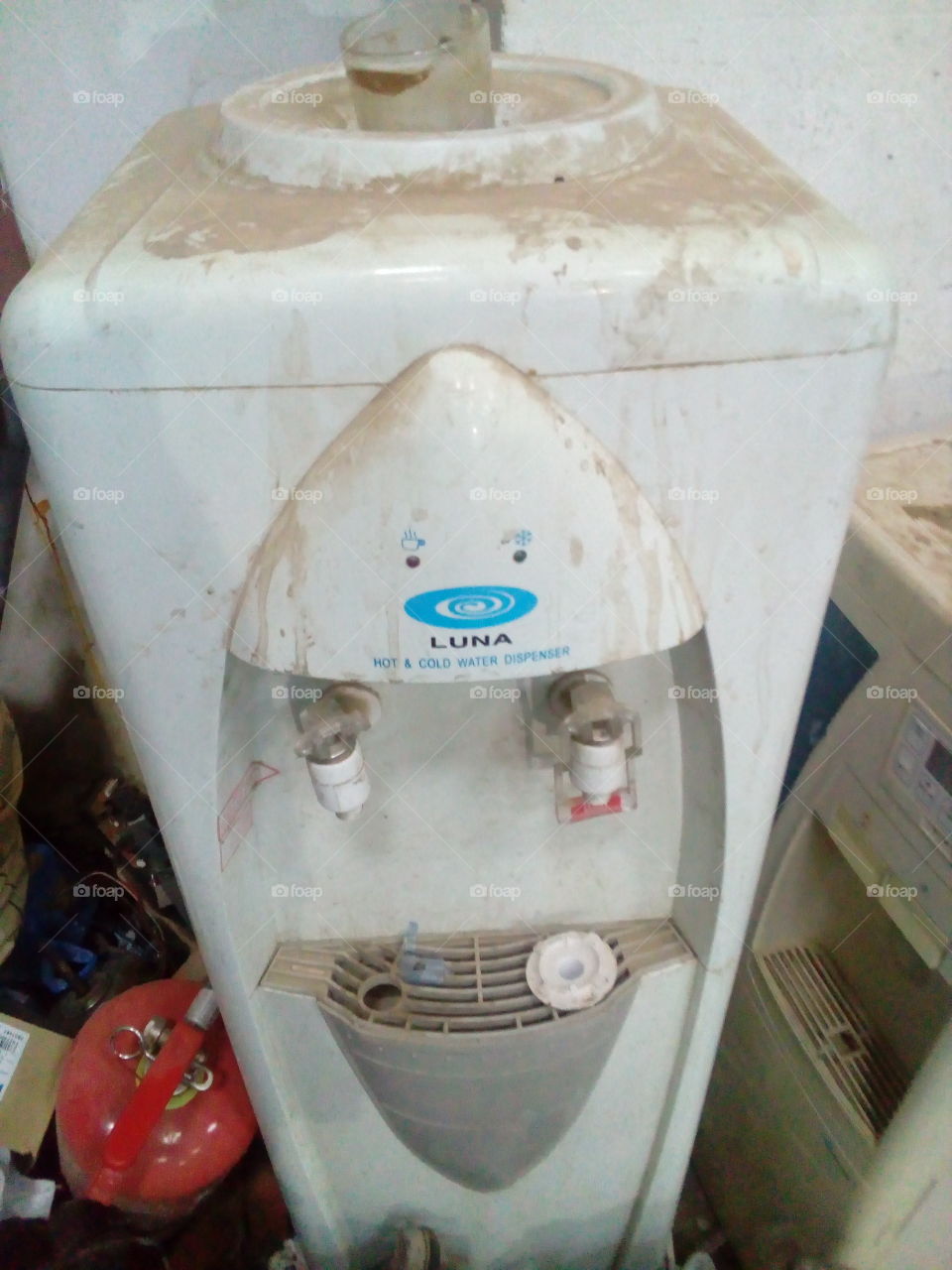 Old water dispenser
