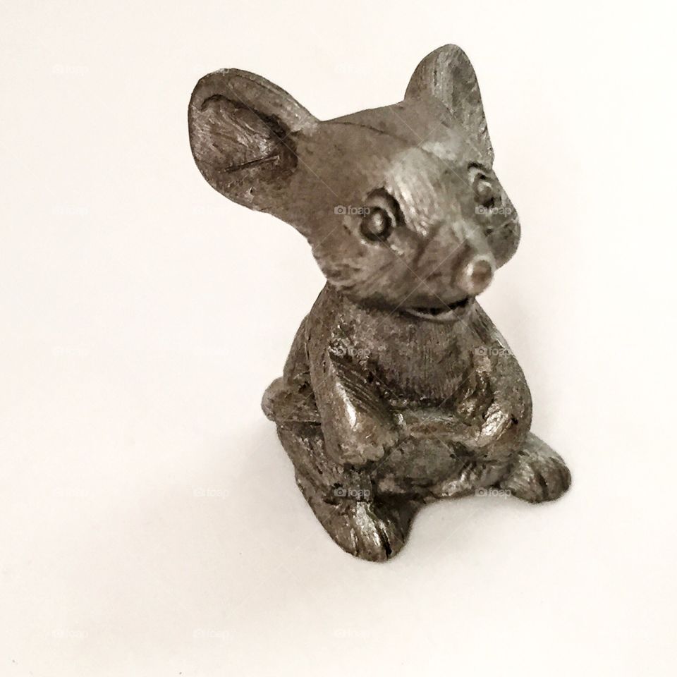 Macro pewter mouse 