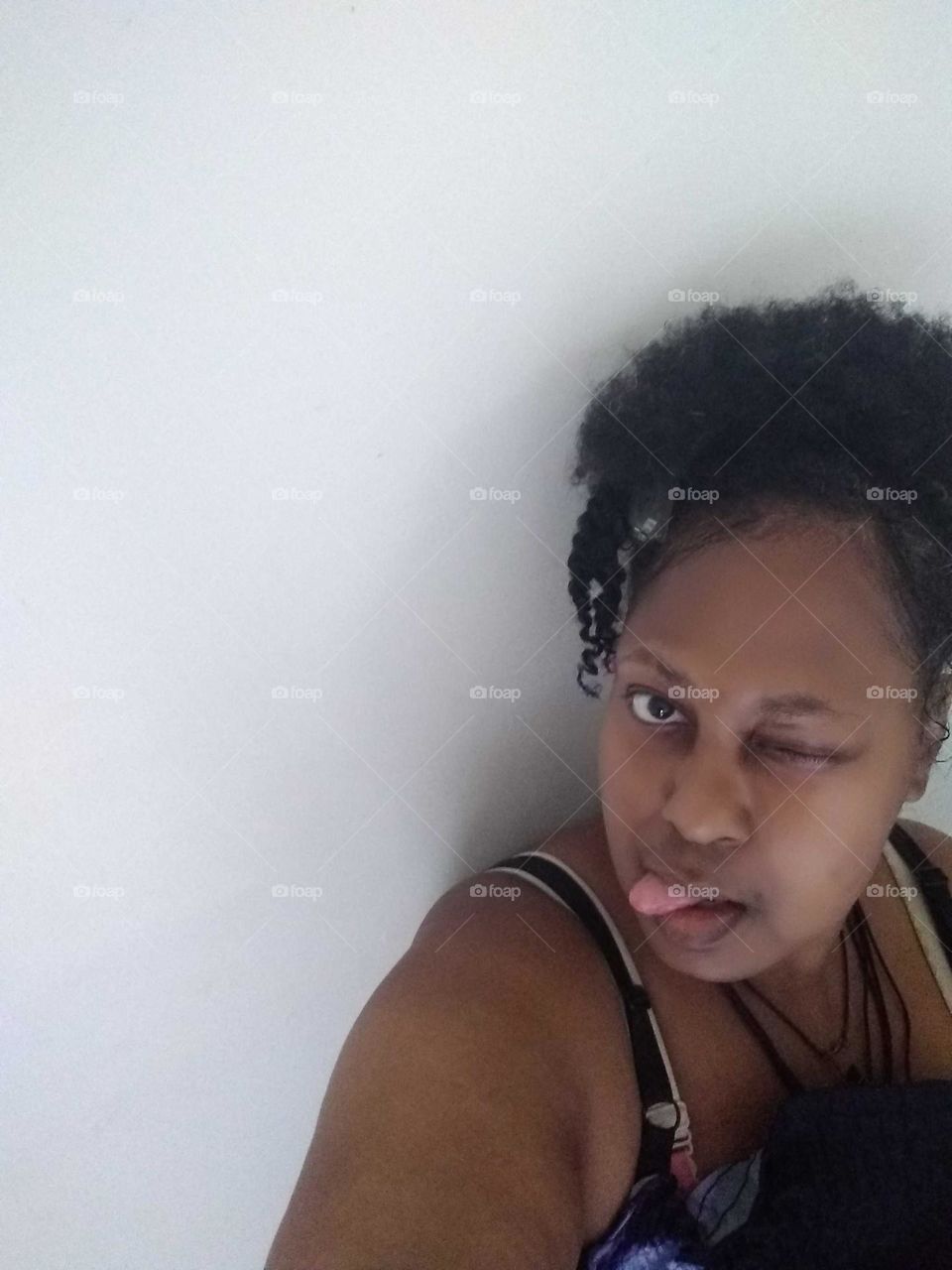 I know you see me bcuz I see you👀👁️. Peek-a-boo 🫣! Howdy do? 👋🏾 okay. Take a quick pic.