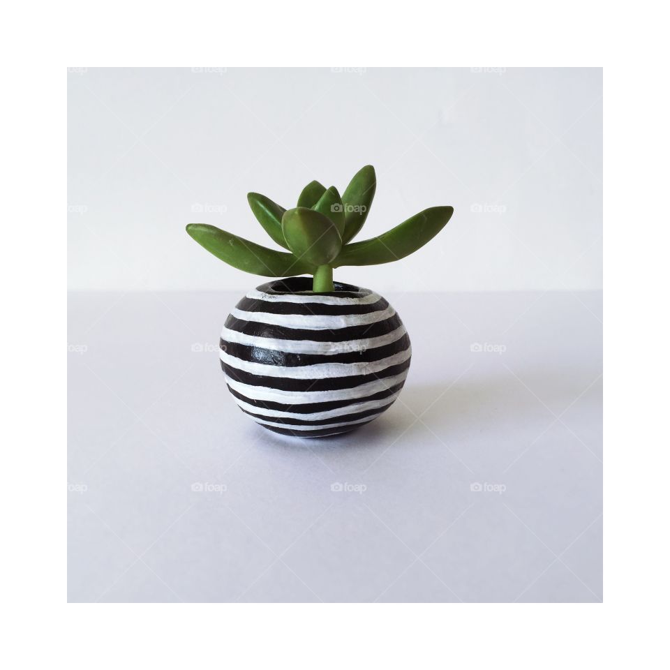 Miniature Clay Planter. wilsonartanddesign.etsy.com