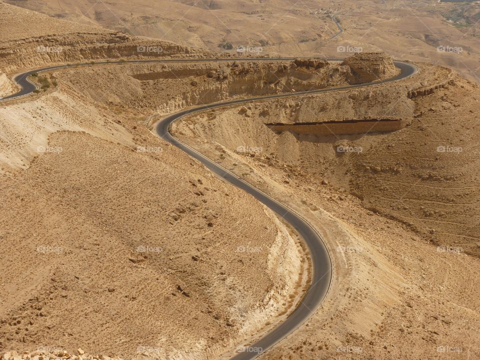 wadi rum jordan, road in desert