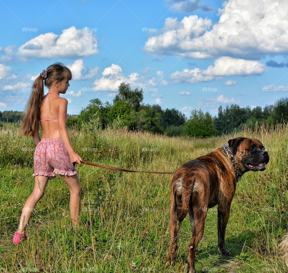 girl and the bullmastiff