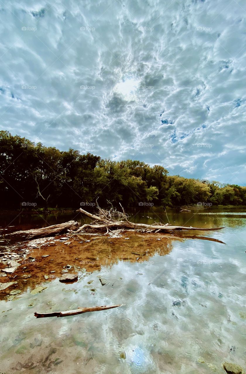 Cloudy day on the lake
