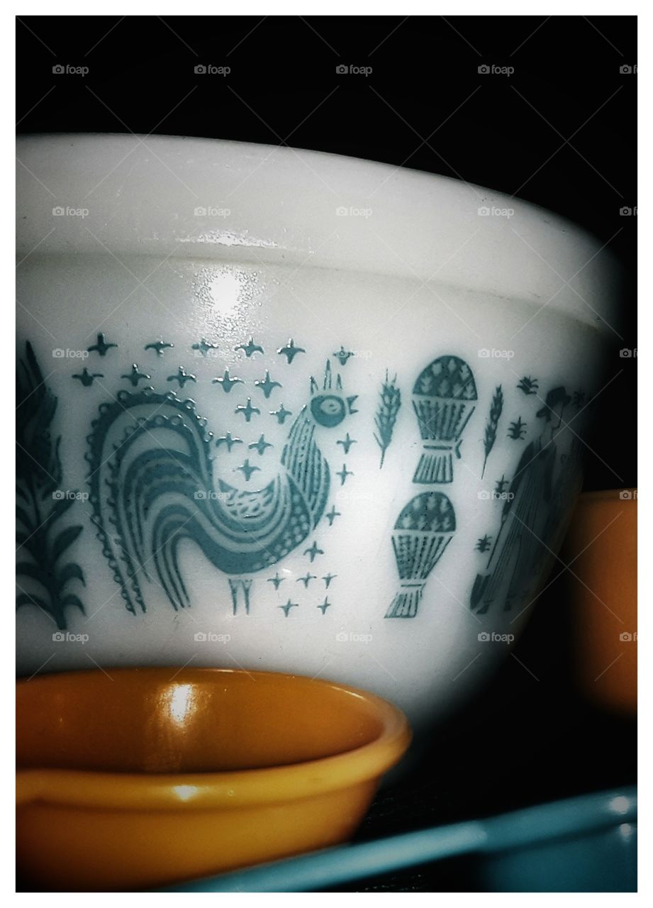 Vintage Pyrex Bowl Kitchen Scape