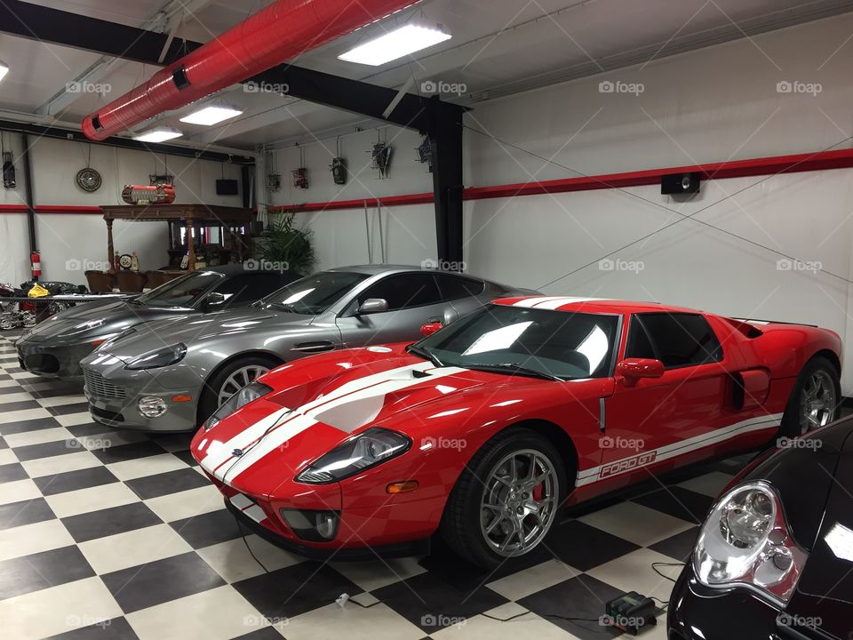 Car garage red Ford GT
