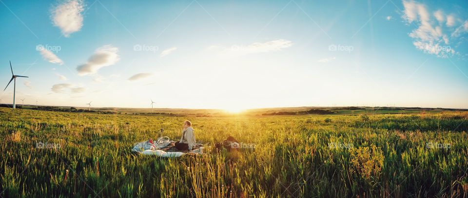 Amazing sunset in a field with hookah and little picknick.
Hookah - Amy Deluxe Little Stick SS13