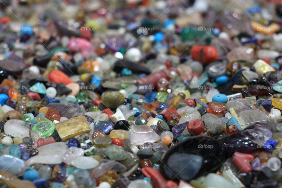 Stones to create accessories or art collections.