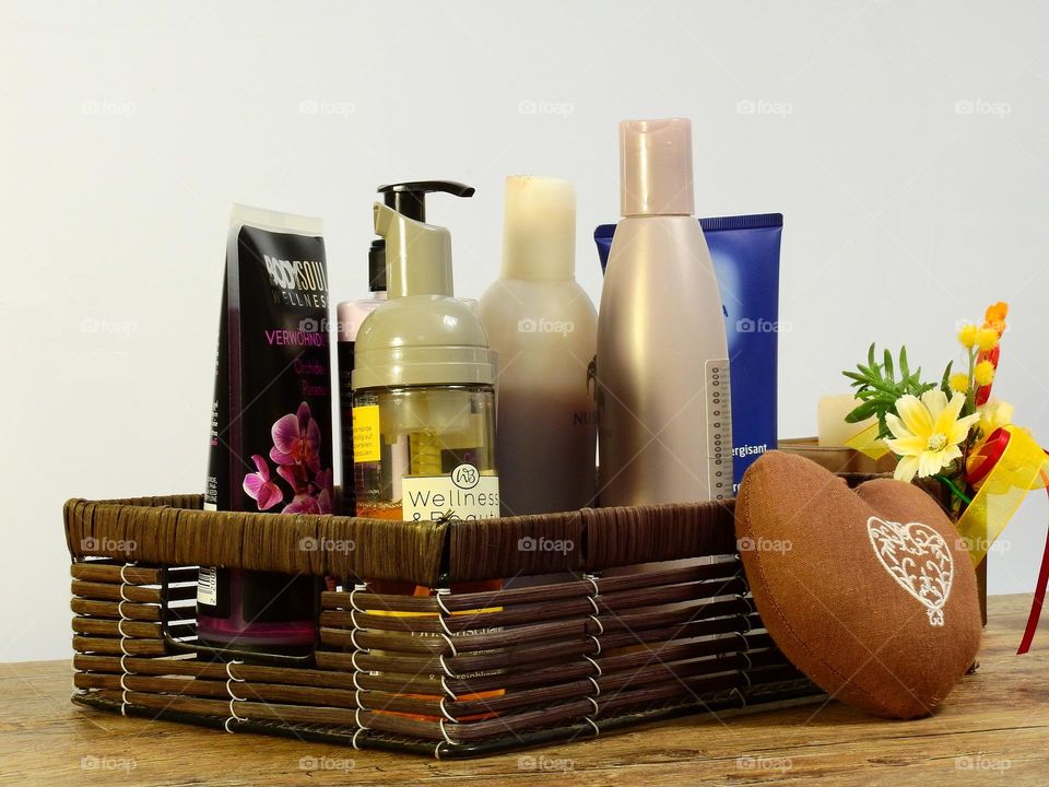 Makeup basket